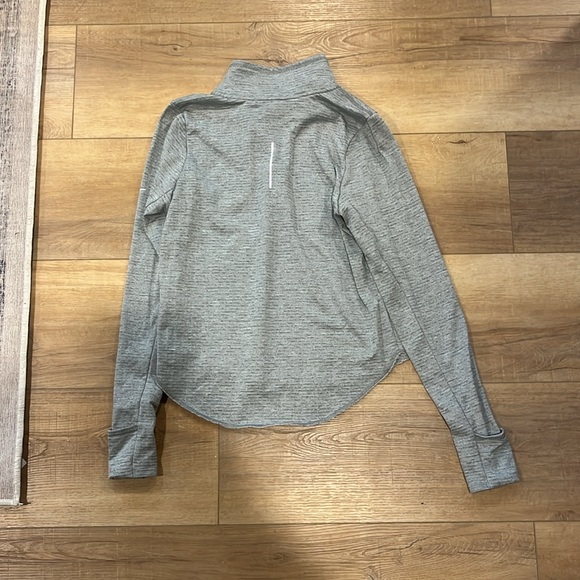 Grey Nike dri-fit running top - Picture 2 of 2